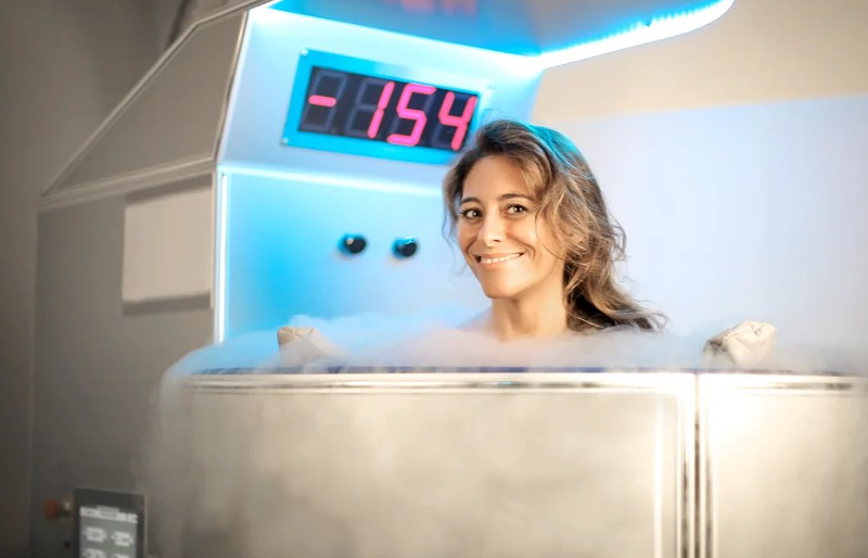 Satisfied customoer in a cryosauna