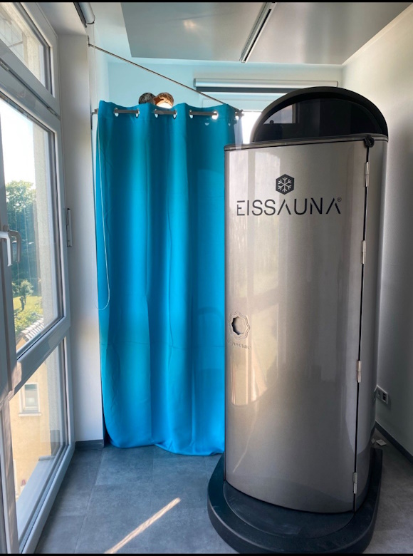 Used Cryosense cryotherapy machine